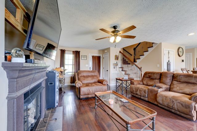 2468 Andersonville Dr, Clarksville, TN 37042