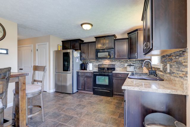 2468 Andersonville Dr, Clarksville, TN 37042