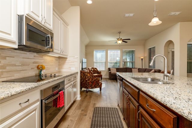 3005 S College Avenue, Decatur, TX 76234