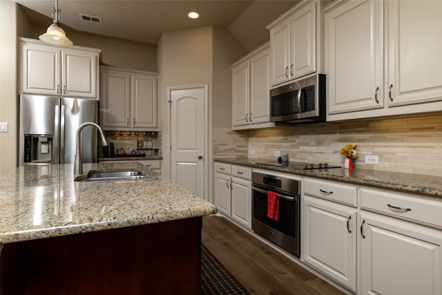 3005 S College Avenue, Decatur, TX 76234