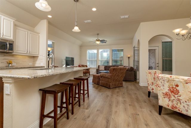 3005 S College Avenue, Decatur, TX 76234