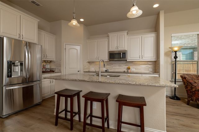 3005 S College Avenue, Decatur, TX 76234