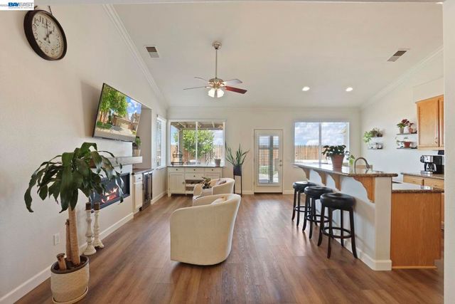 263 Fairmont Lane, Tracy, CA 95376