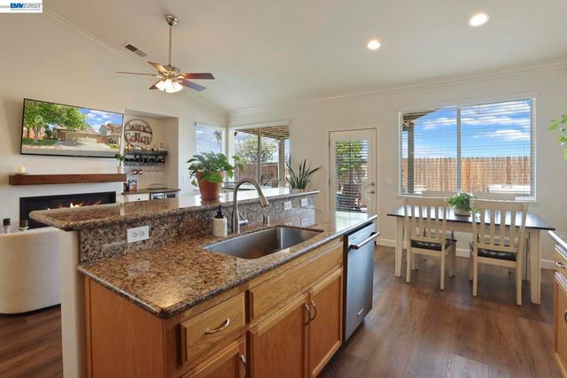 263 Fairmont Lane, Tracy, CA 95376
