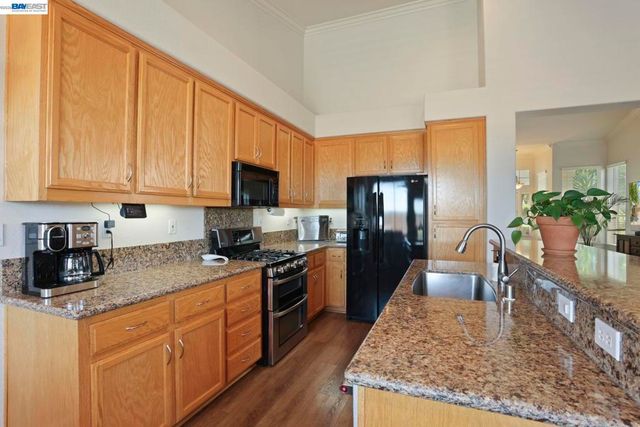 263 Fairmont Lane, Tracy, CA 95376