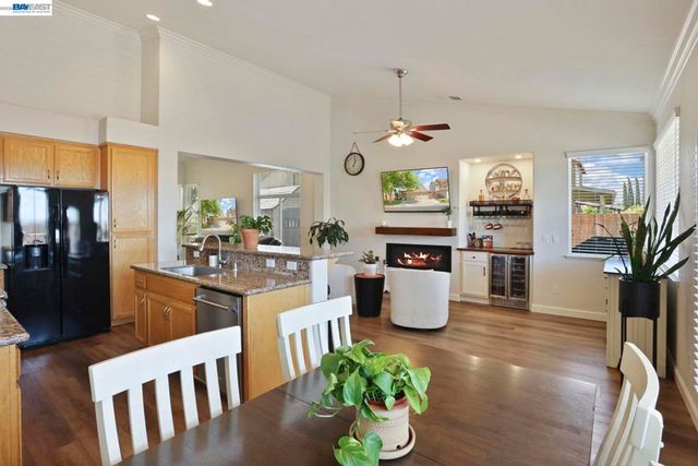 263 Fairmont Lane, Tracy, CA 95376