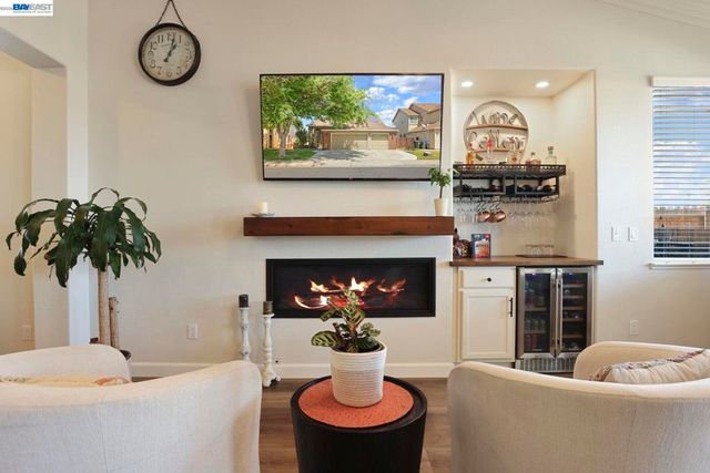 263 Fairmont Lane, Tracy, CA 95376