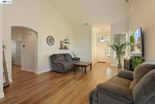 263 Fairmont Lane, Tracy, CA 95376