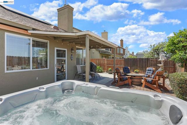 263 Fairmont Lane, Tracy, CA 95376
