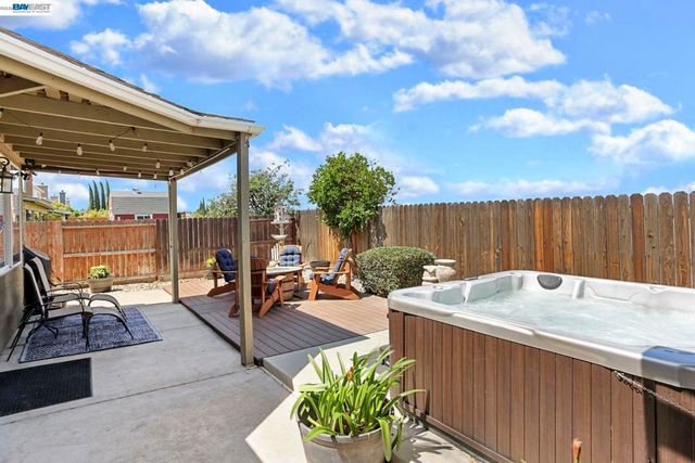 263 Fairmont Lane, Tracy, CA 95376