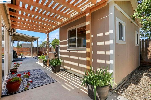 263 Fairmont Lane, Tracy, CA 95376