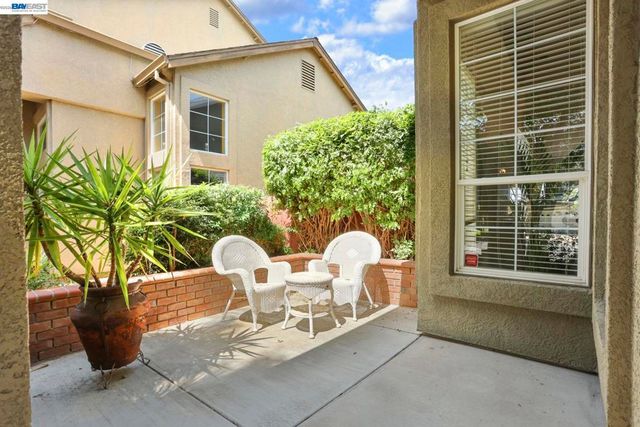 263 Fairmont Lane, Tracy, CA 95376