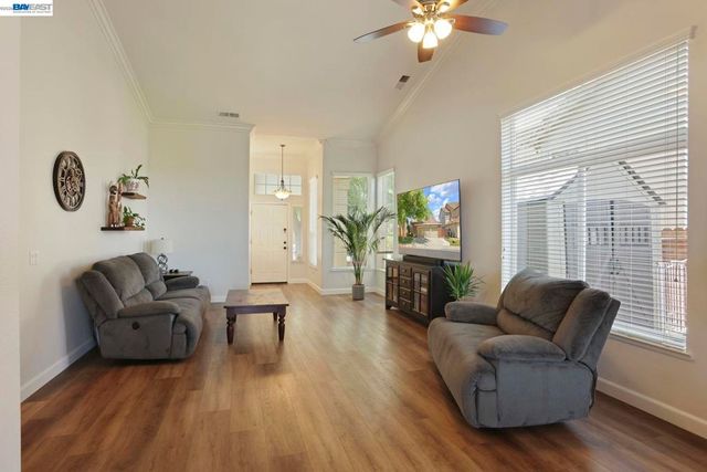 263 Fairmont Lane, Tracy, CA 95376