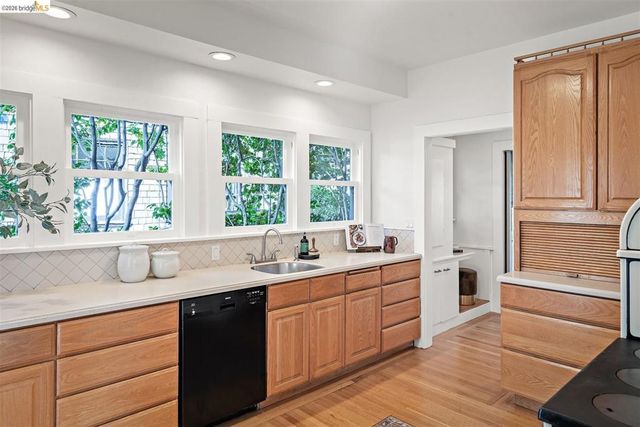 2962 2962 Piedmont Ave, Berkeley, CA 94705