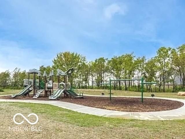 6233 Sycamore Drive, Mccordsville, IN 46055