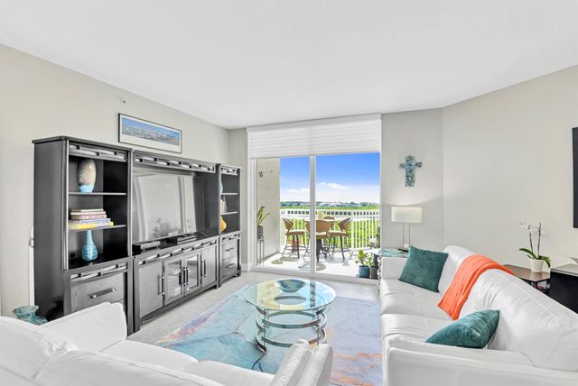 350 N Federal Highway 1208, Boynton Beach, FL 33435