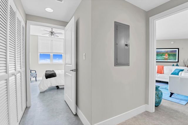 350 N Federal Highway 1208, Boynton Beach, FL 33435