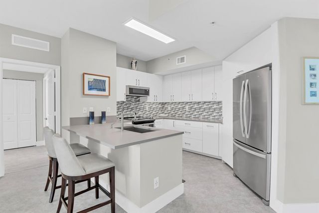 350 N Federal Highway 1208, Boynton Beach, FL 33435