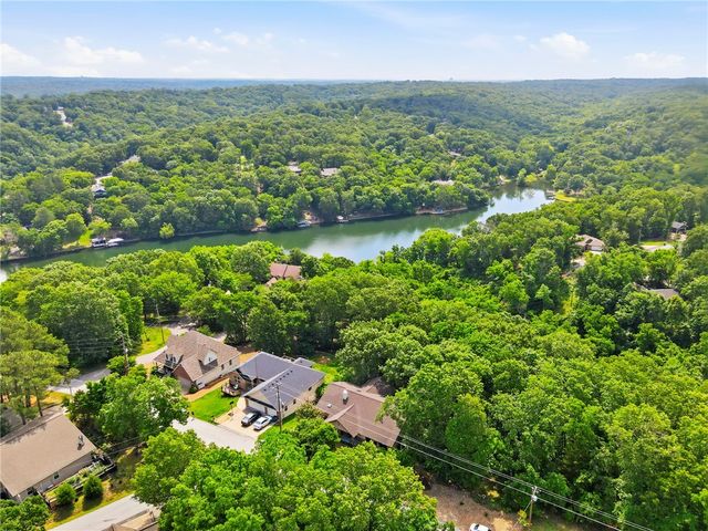 41 Portsmouth Drive, Bella Vista, AR 72715