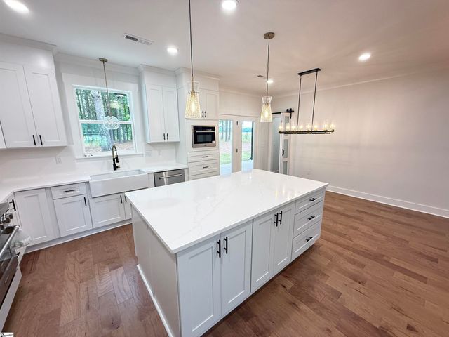 199 Ora Road, Gray Court, SC 29645