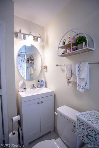 22549 Panama Avenue, Warren, MI 48091