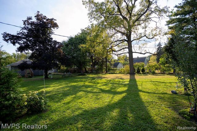 22549 Panama Avenue, Warren, MI 48091