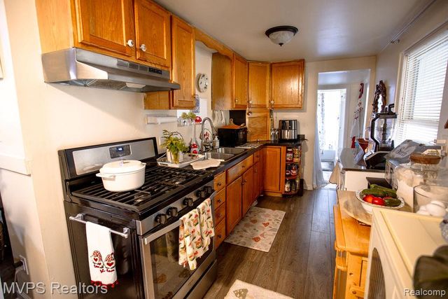 22549 Panama Avenue, Warren, MI 48091