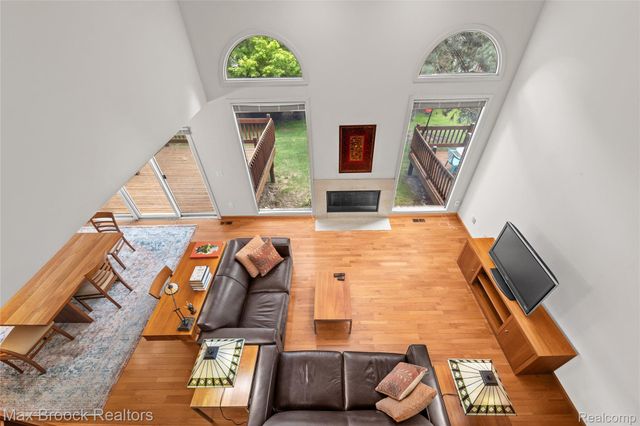 6452 Aspen Ridge Boulevard, West Bloomfield Charter Township, MI 48322