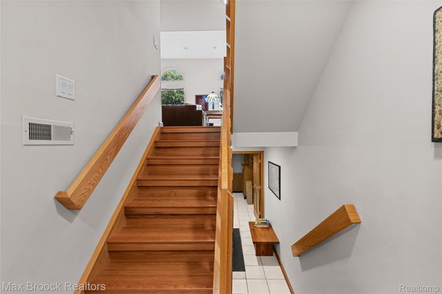 6452 Aspen Ridge Boulevard, West Bloomfield Charter Township, MI 48322