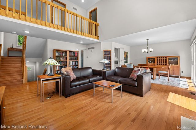 6452 Aspen Ridge Boulevard, West Bloomfield Charter Township, MI 48322