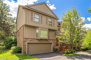 6452 Aspen Ridge Boulevard, West Bloomfield Charter Township, MI 48322
