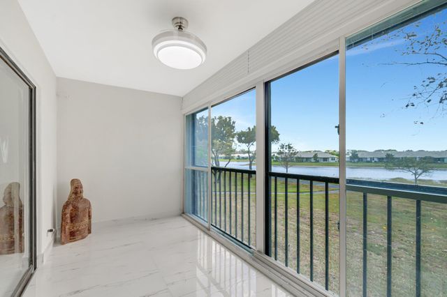 7240 Huntington Lane 202, Delray Beach, FL 33446