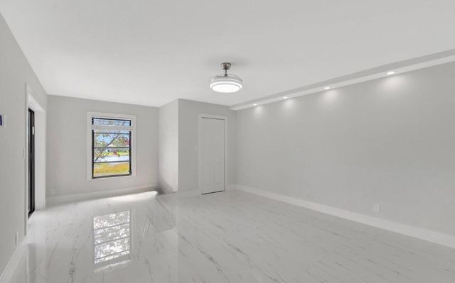 7240 Huntington Lane 202, Delray Beach, FL 33446
