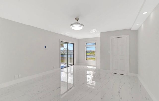 7240 Huntington Lane 202, Delray Beach, FL 33446