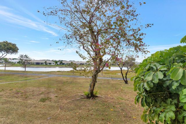 7240 Huntington Lane 202, Delray Beach, FL 33446