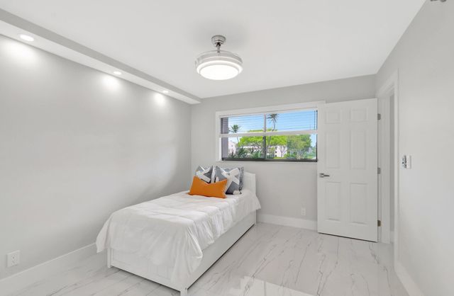 7240 Huntington Lane 202, Delray Beach, FL 33446