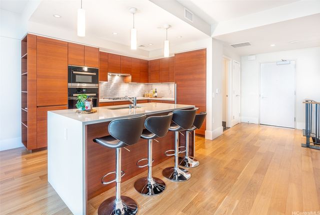 1108 Auahi Street 314, Honolulu, HI 96814