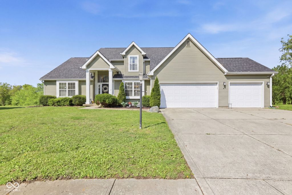 10605 Young Lake Drive, Indianapolis, IN 46239