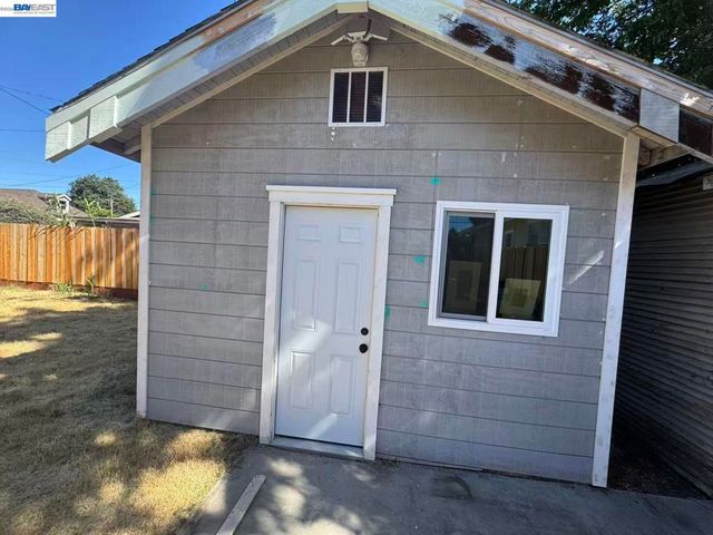 1331 E Park Street, Stockton, CA 95205
