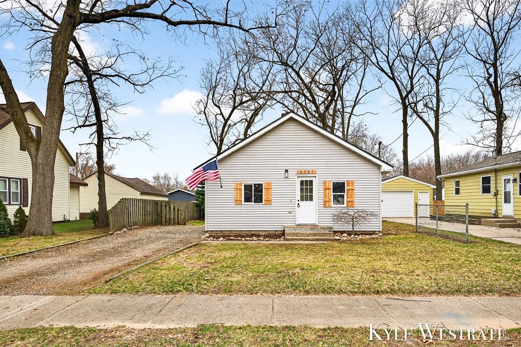 3757 Michael Avenue, Wyoming, MI 49509