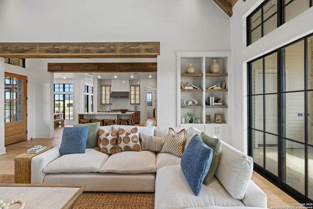 511 Interlaken, Fredericksburg, TX 78624