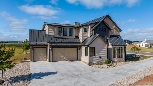 511 Interlaken, Fredericksburg, TX 78624