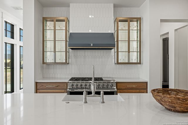 511 Interlaken, Fredericksburg, TX 78624