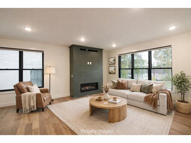 10 Mabel Way, South Burlington, VT 05403