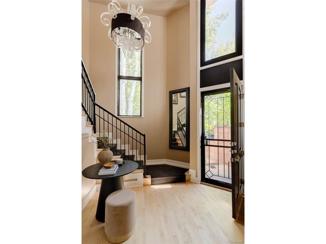 207 Cook St, Denver, CO 80206