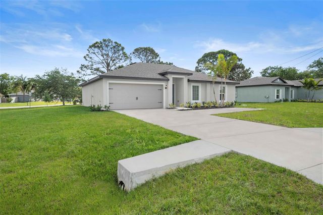 1021 SE Floresta Dr, Port St Lucie, FL 34983
