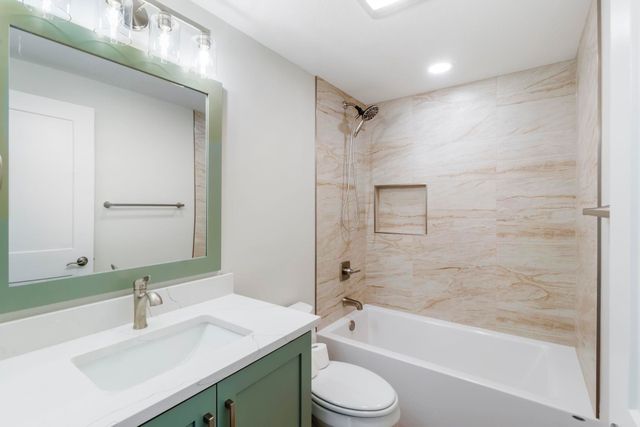 2310 Westview Avenue, Waterloo, IA 50701