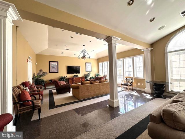 4560 STRUTFIELD LN #1203, Alexandria, VA 22311