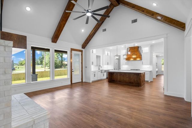 17402 Woodcrest Circle, Lindale, TX 75771