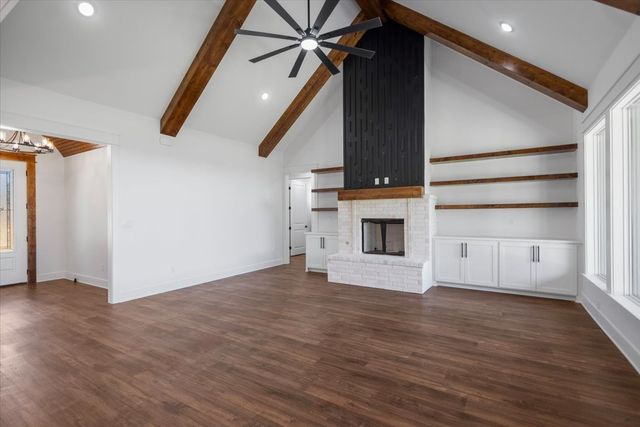 17402 Woodcrest Circle, Lindale, TX 75771